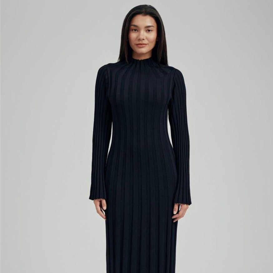 Damen Maxikleid mit elegantem Rippdesign und hochgeschlossenem Kragen WW
