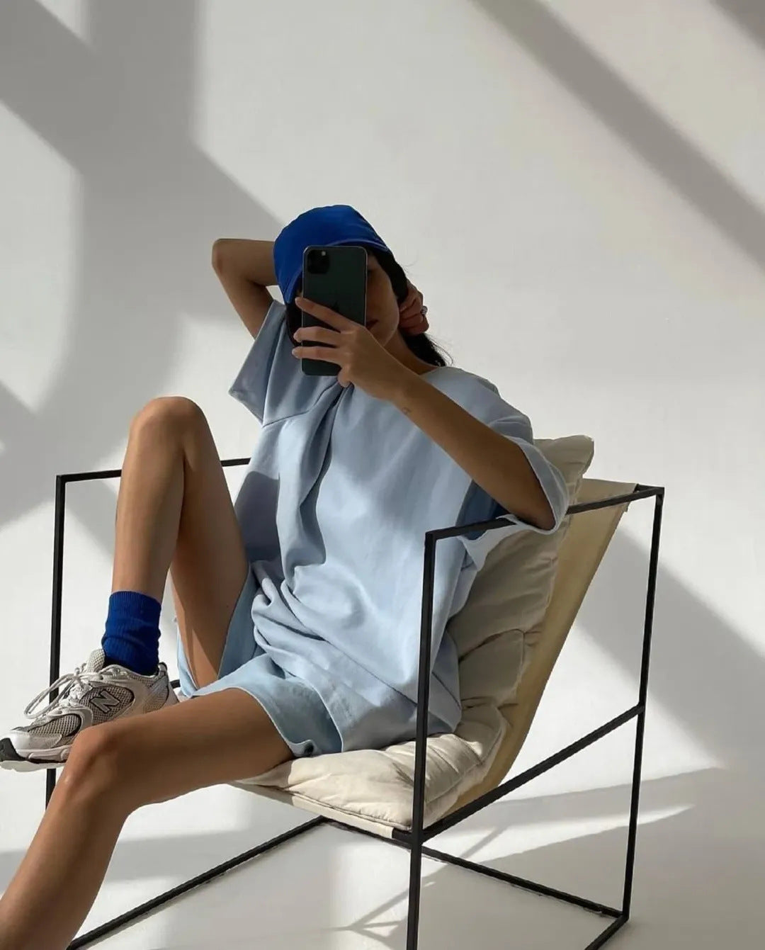 Damen sportliches Set aus lässigem T-Shirt und bequemen Shorts WW