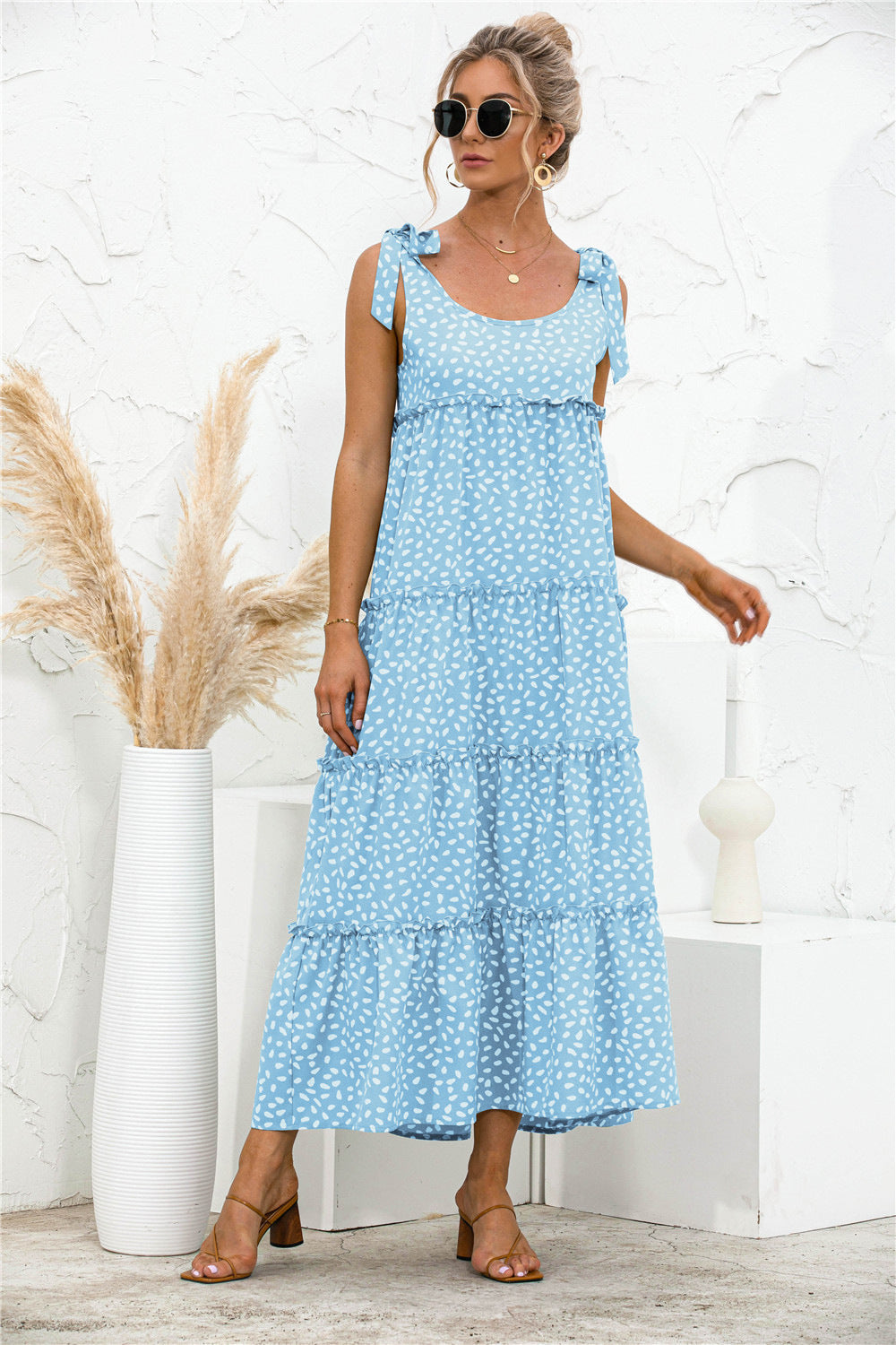 Damen Maxikleid mit verspielten Rüschendetails und schulterfreien Trägern WW