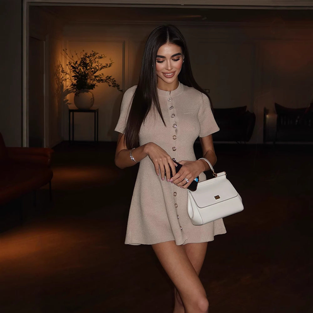 Damen Kleid im sportlichen Stil mit Knopfleiste und kontrastierenden Akzenten WW
