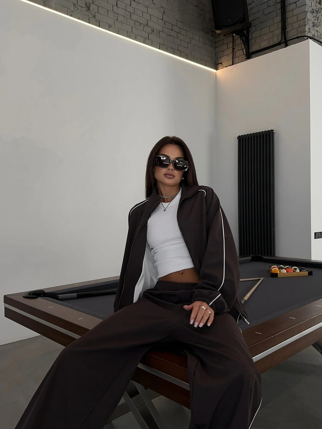 Damen sportliches Set aus lässiger Bomberjacke und weit geschnittenen Pants WW