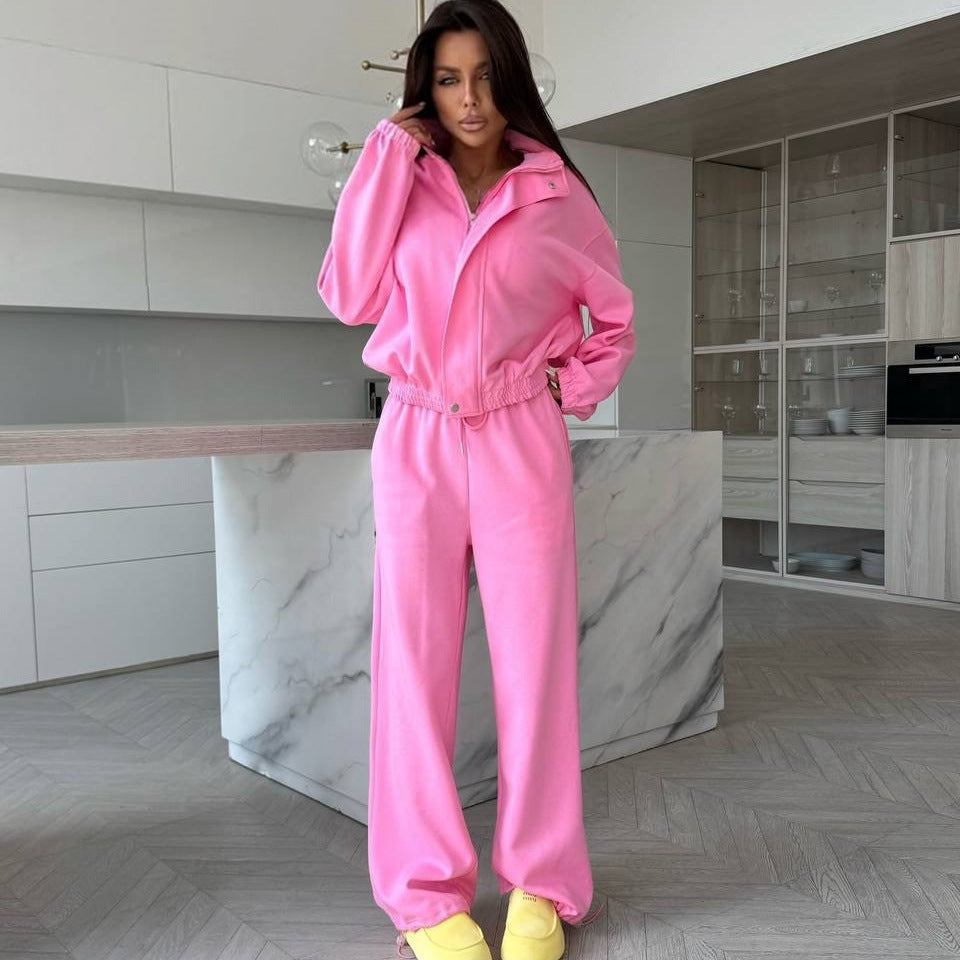 Damen sportlich elegantes Set mit moderner Kapuzenjacke und weit geschnittenen Jogginghosen WW