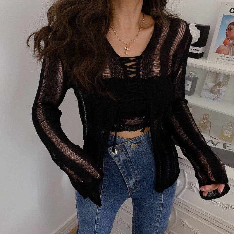 Damen Strickjacke mit modernem Schnürdesign und feinen Lochmustern WW