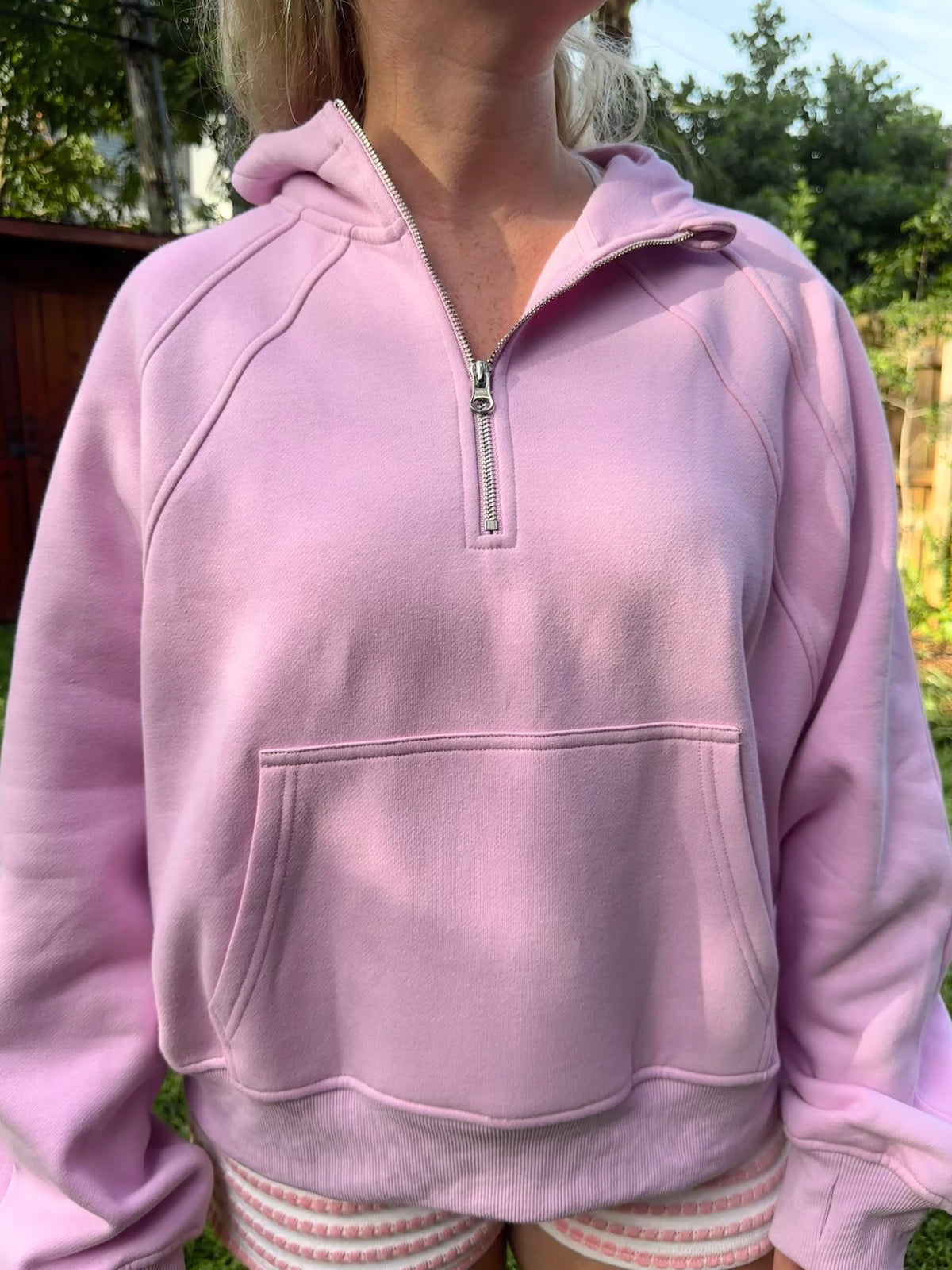 Damen bequemer Kapuzensweater mit kurzem Reißverschluss und Kängurutasche WW