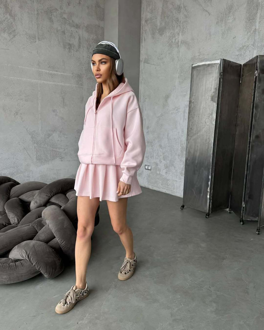 Damen lässiges Hoodie-Rock-Kombinationsoutfit WW