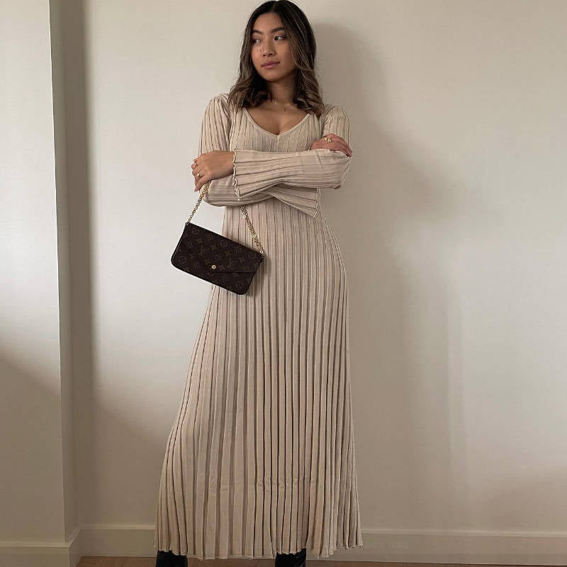 Damen Plissiertes Maxikleid mit V-Ausschnitt und langen Ärmeln WW