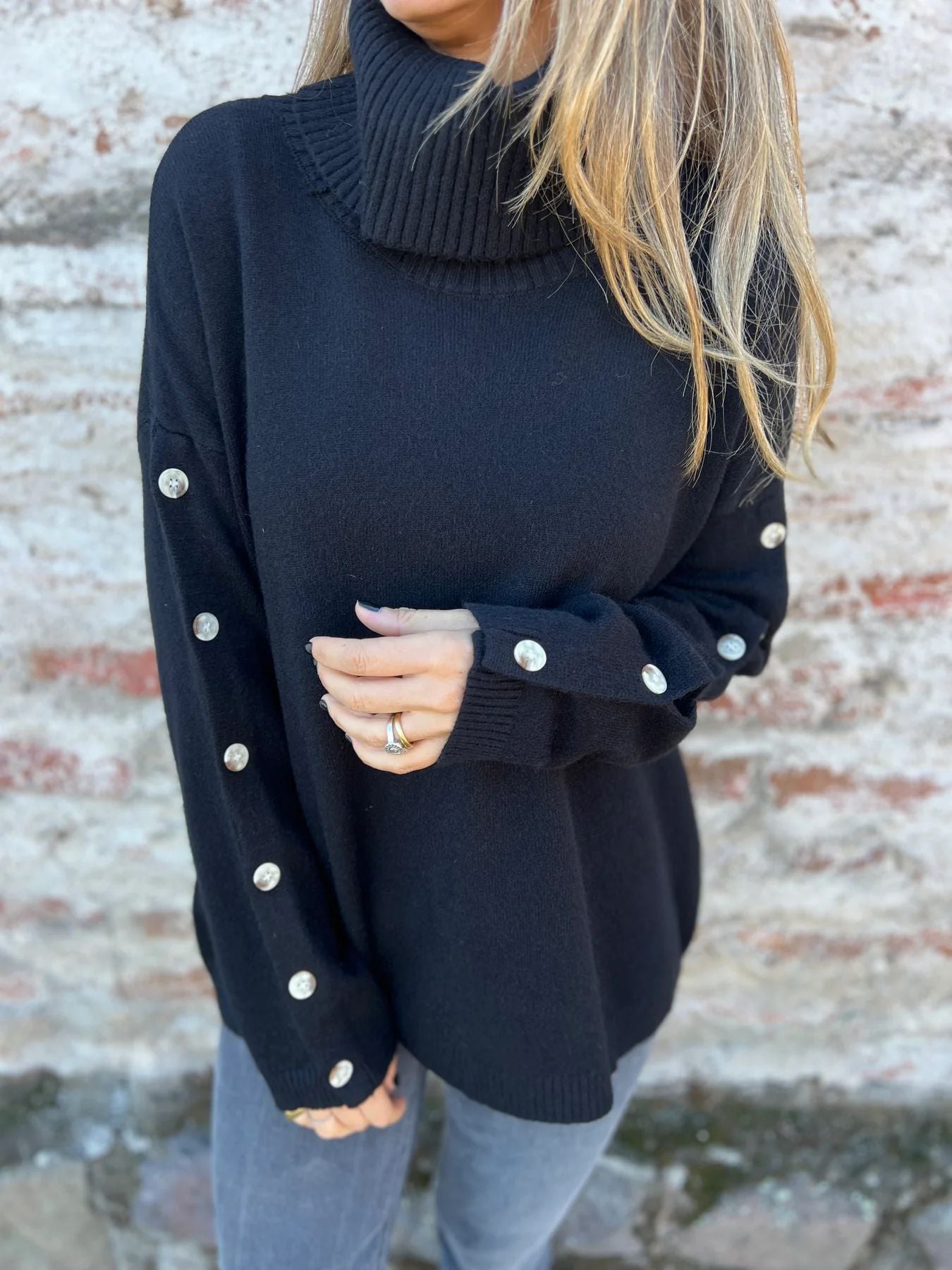 Damen weicher Rollkragenpullover mit modischen Knopfdetails WW