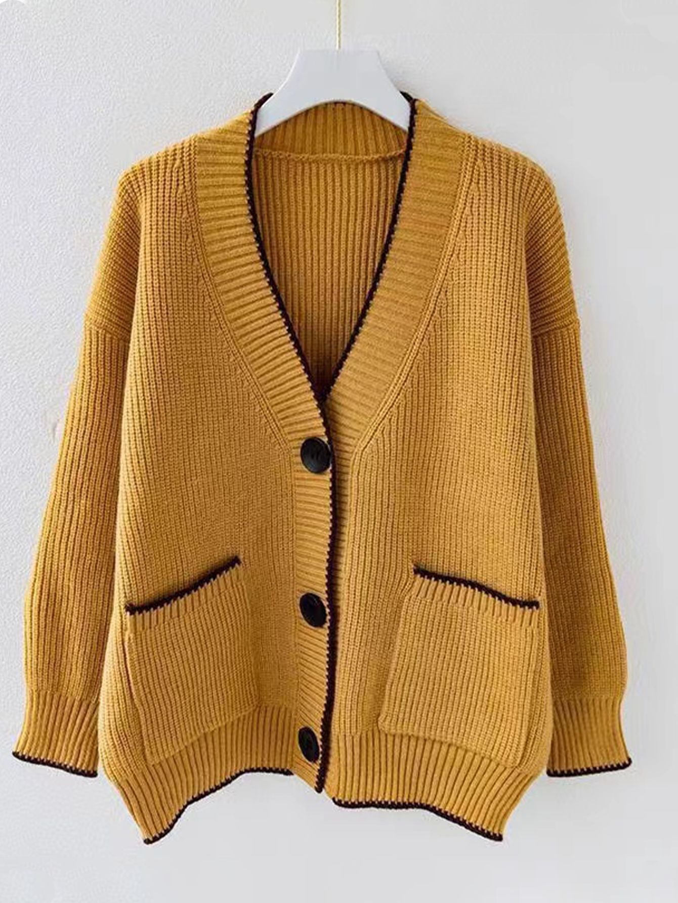 Damen Strickjacke mit modernen Taschen und kontrastierenden Details WW