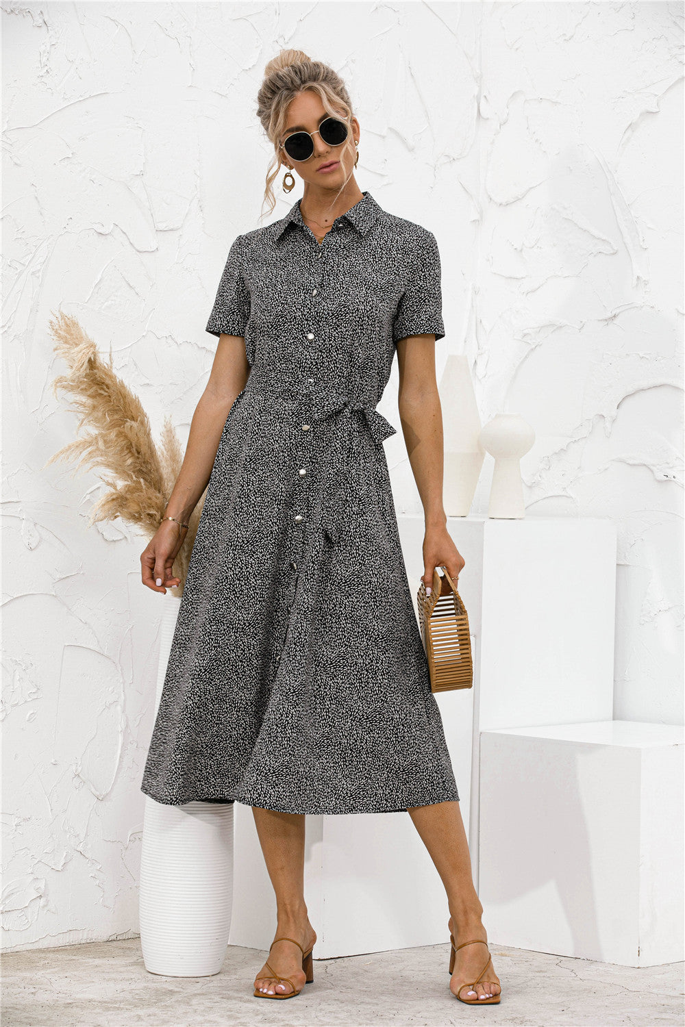 Damen Hemdblusenkleid mit taillierbarem Gürtel und klassischen Knopfdetails WW