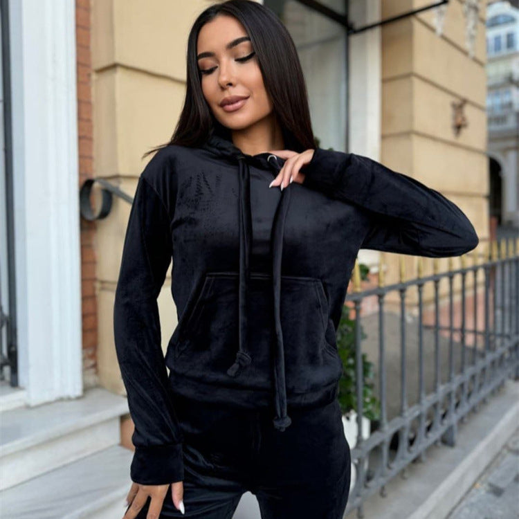 Damen gemütliches Velours-Set mit Kapuze und schmalem Bein WW