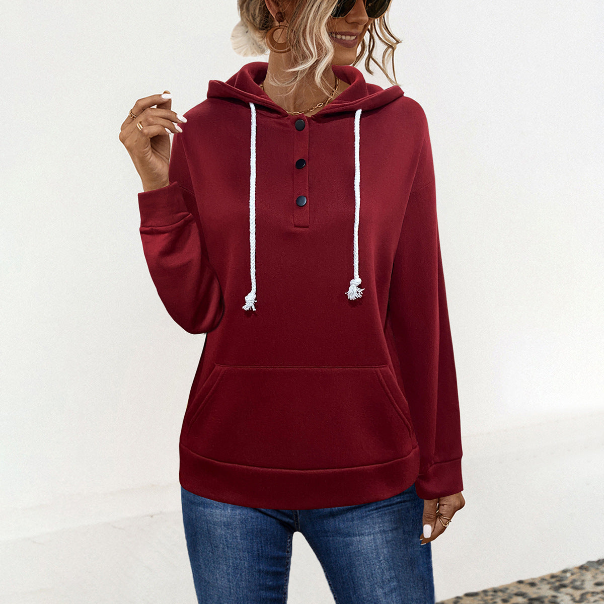 Damen Kapuzenpullover mit Knopfdetails und praktischen Taschen WW