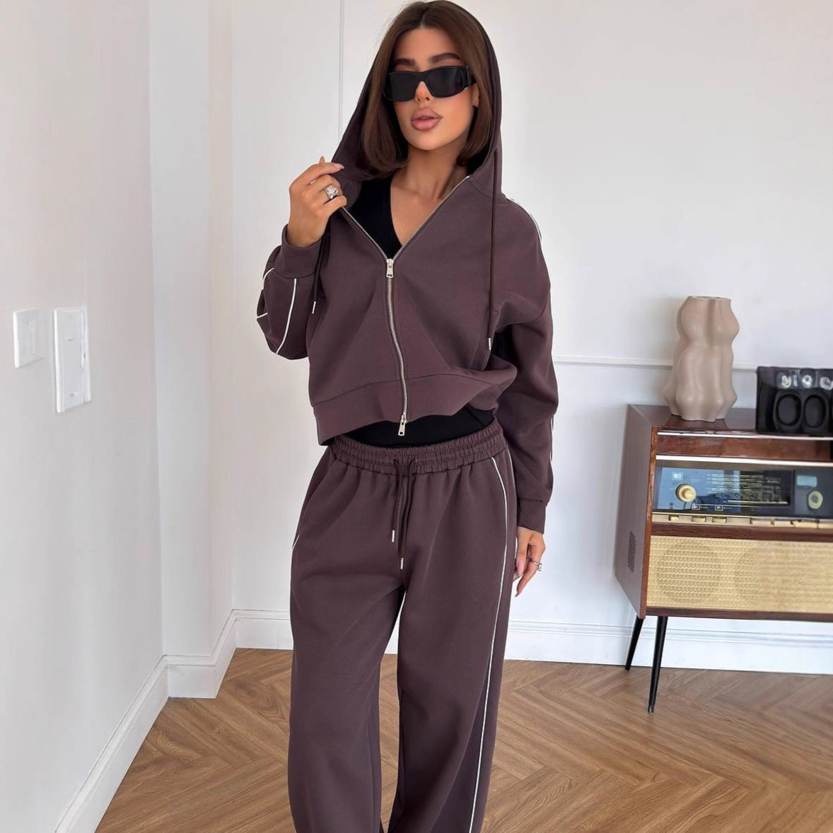 Damen sportliches Freizeit-Set aus trendigem Hoodie und weitem Stoffhose WW