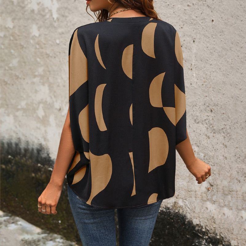 Damen Seidige Bluse mit modernem Schnitt und asymmetrischen Mustern WW
