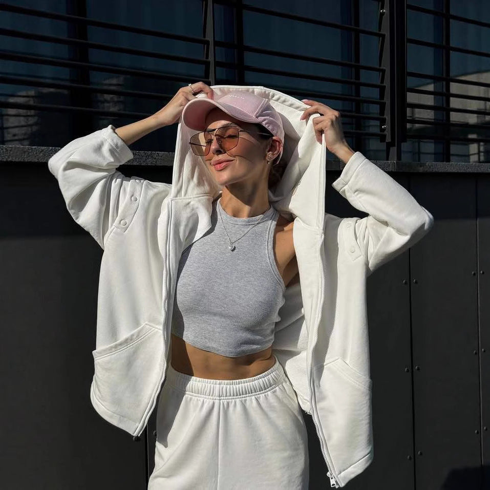 Damen sportliches Ensemble mit übergroßer Kapuzenjacke und bequemen Ripp-Hosen WW
