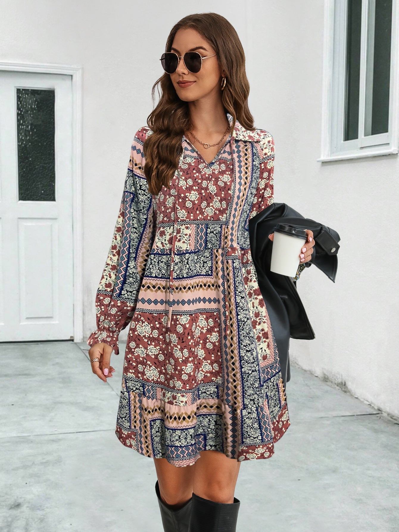 Damen Sommerliches Maxikleid im bunten Patchwork-Design mit langen Ärmeln und verstellbarem Taillenzug WW