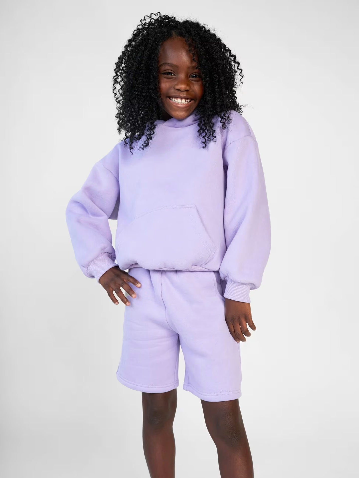 Damen Kapuzensweatshirt und Shorts-Set aus weichem Fleece mit praktischen Taschen WW
