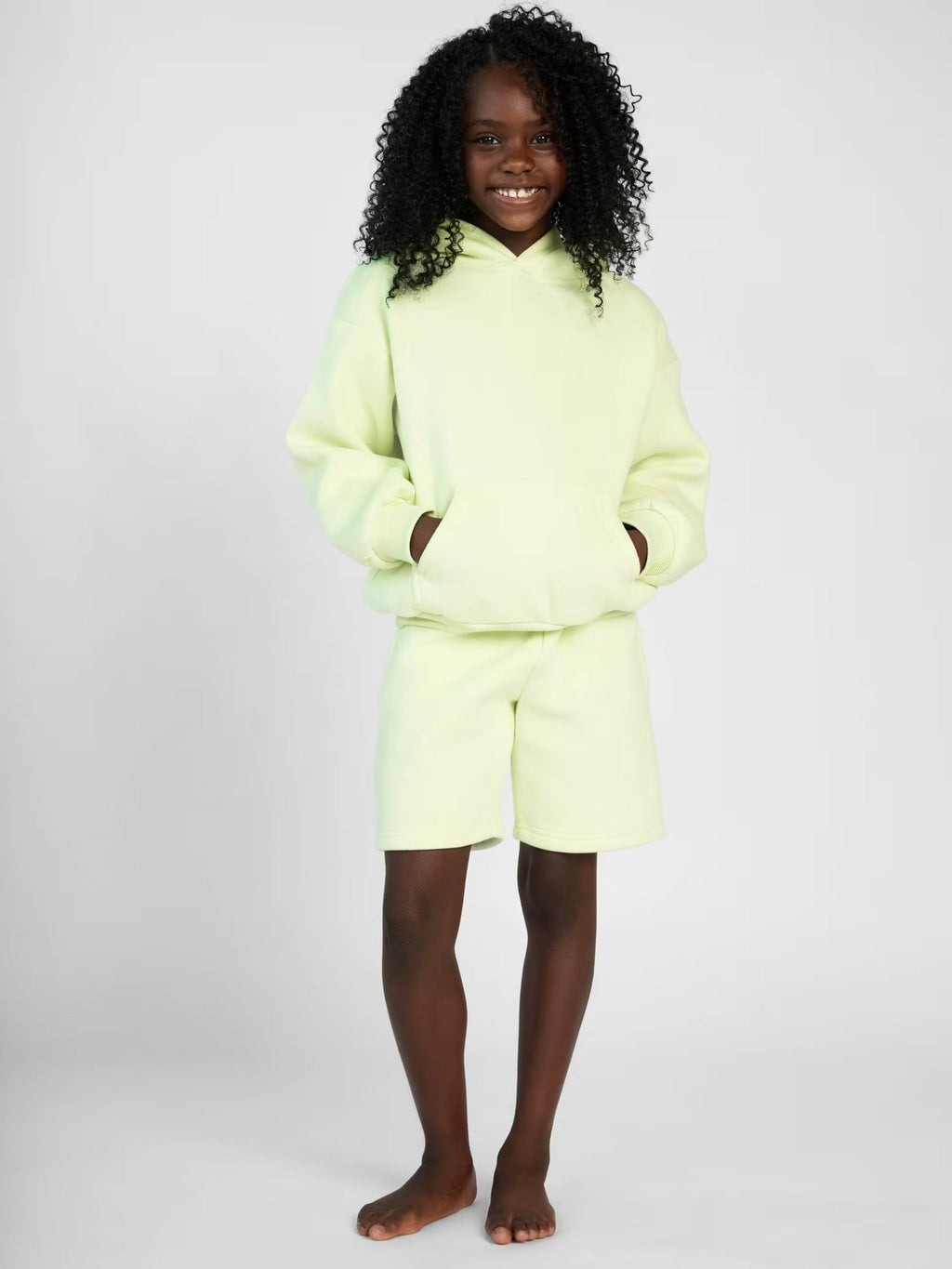 Damen Kapuzensweatshirt und Shorts-Set aus weichem Fleece mit praktischen Taschen WW