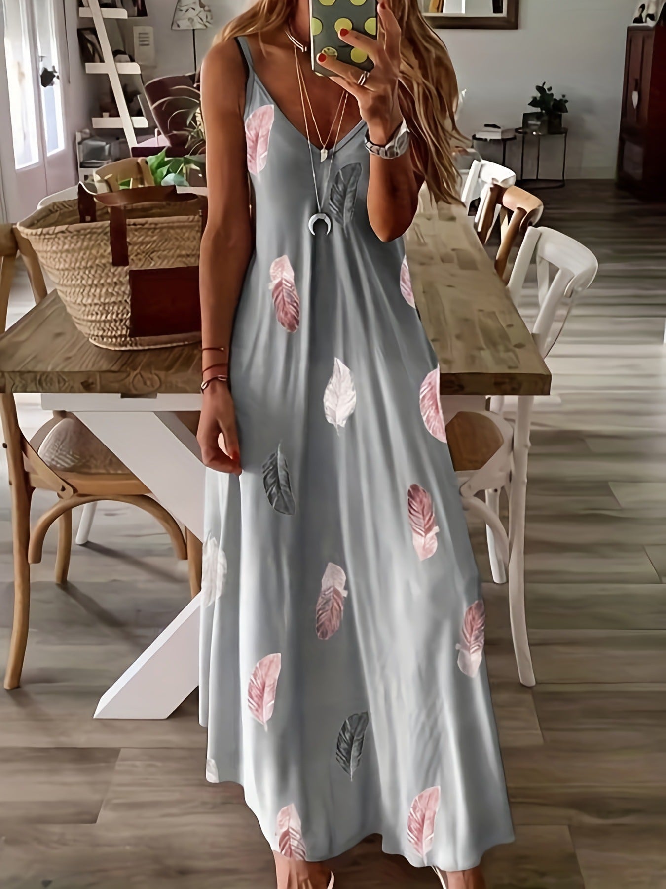 Damen Maxi-Kleid mit verspieltem Blattmuster WW