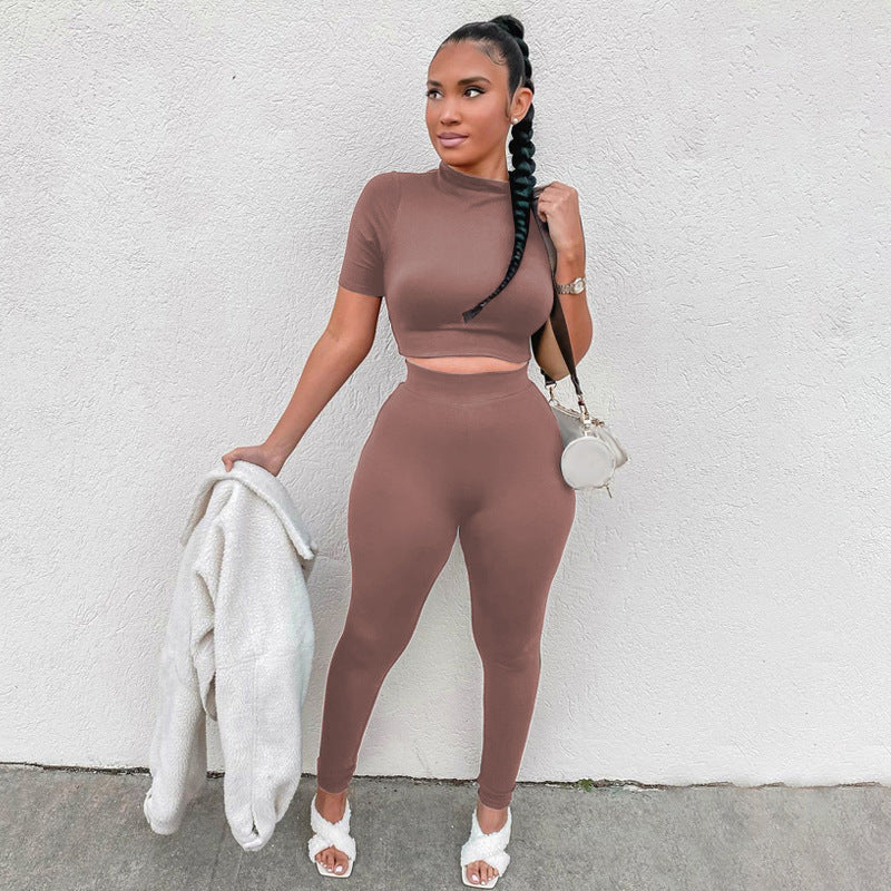 Damen Sportliches Set aus kurzlich-ärmeligem Crop-Top und enganliegenden Leggings WW
