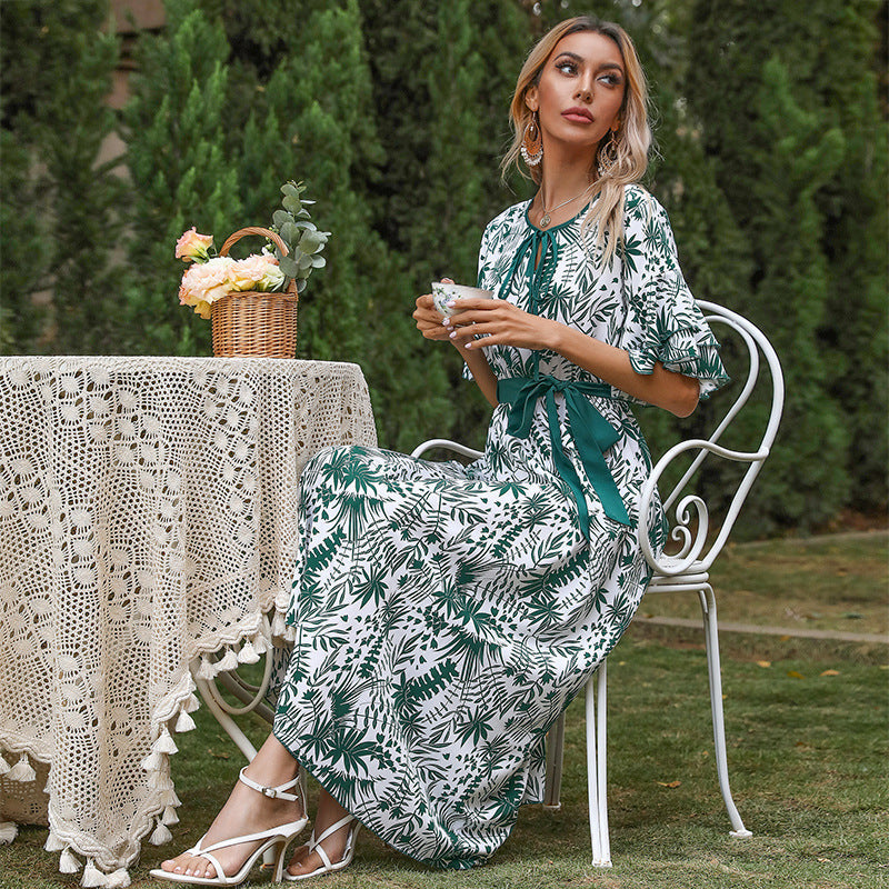 Damen Maxikleid mit floralem Muster und elegantem Taillengürtel WW