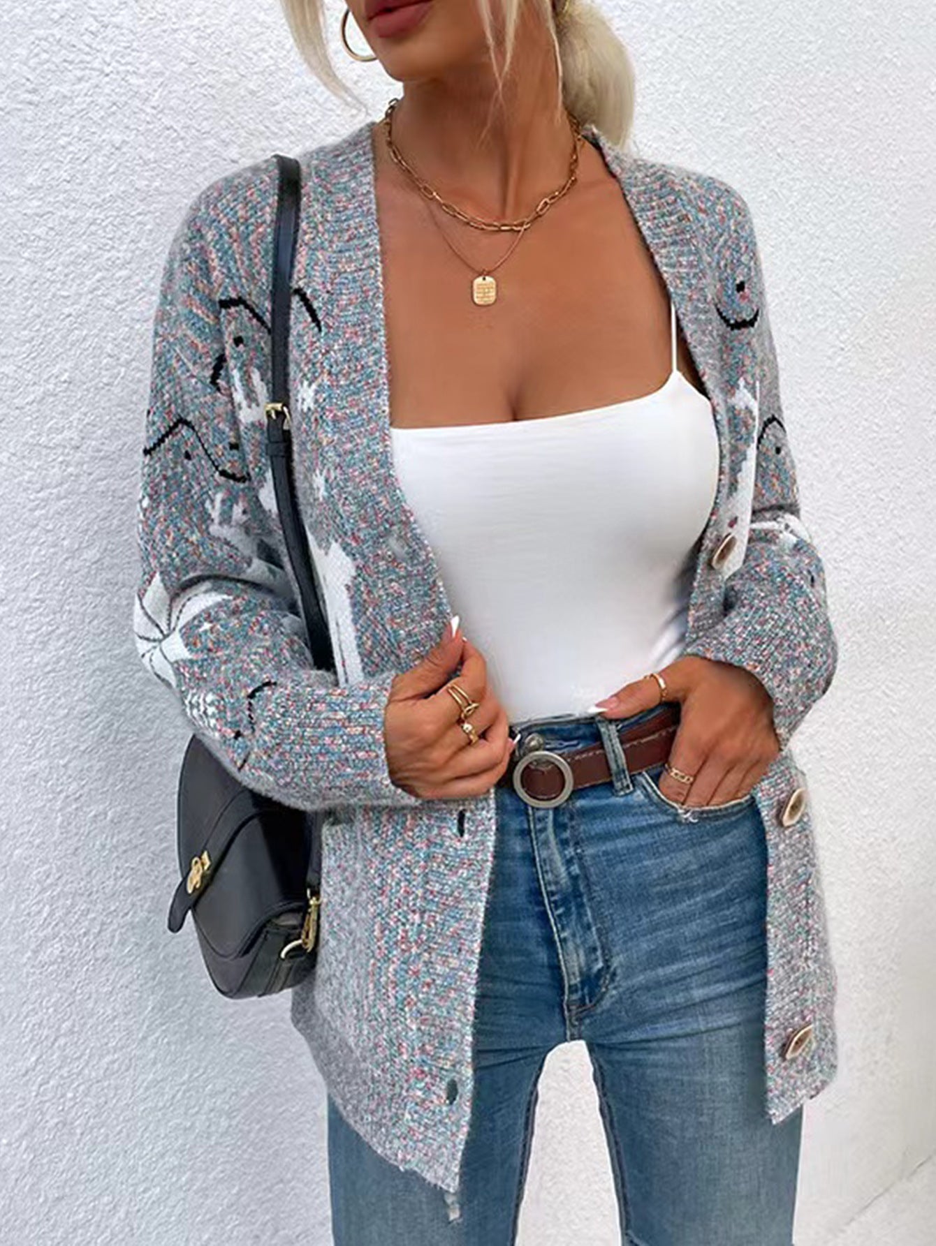 Damen Strickjacke mit kunstvollem Muster und eleganten Knopfdetails WW