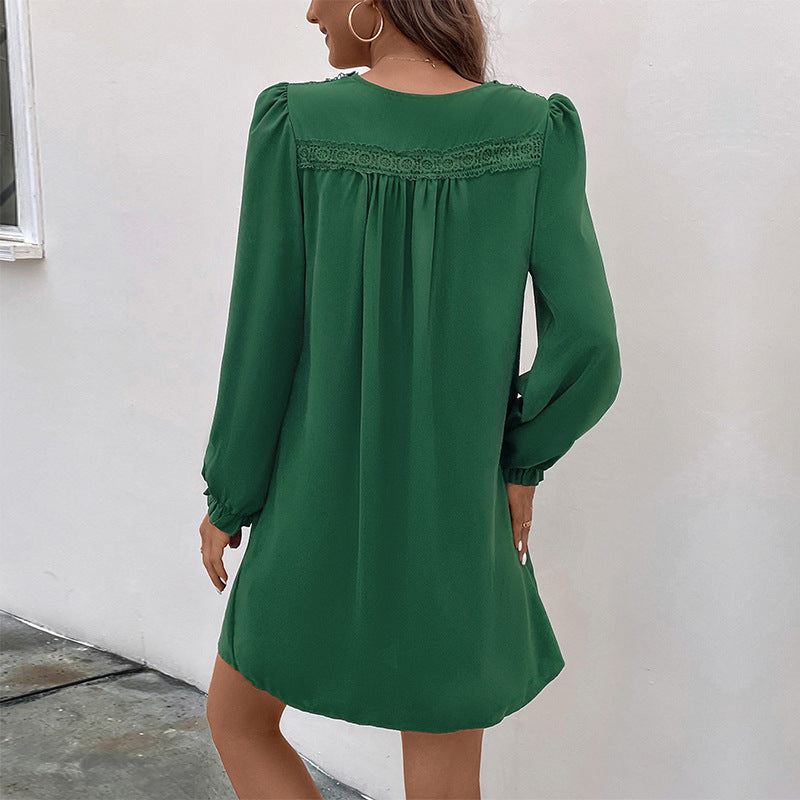 Damen geschnittenes V-Ausschnitt Kleid mit eleganten Puffärmeln und schwingendem Saum WW