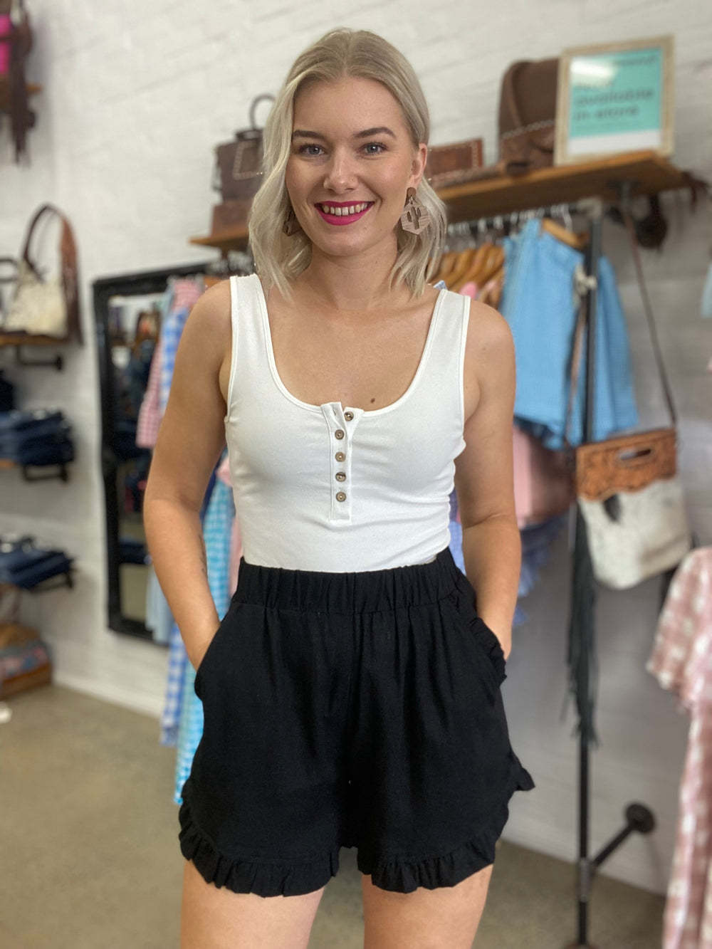 Damen Rippstrick-Tanktop und Rüsche Shorts Set WW
