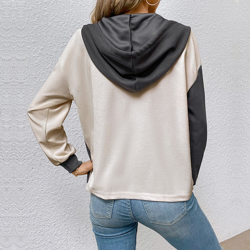 Damen Lässiges Kapuzenoberteil mit strukturiertem Stoff und modernen Details WW