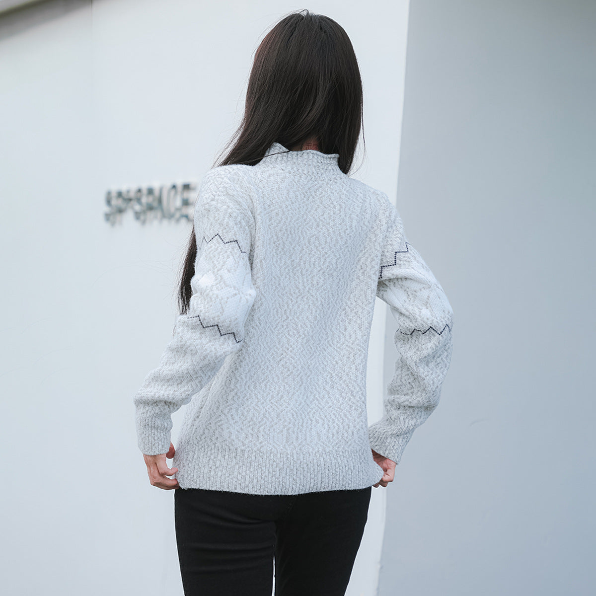 Damen kuscheliger Pullover mit hochgelegtem Kragen und winterlichem Motiv WW