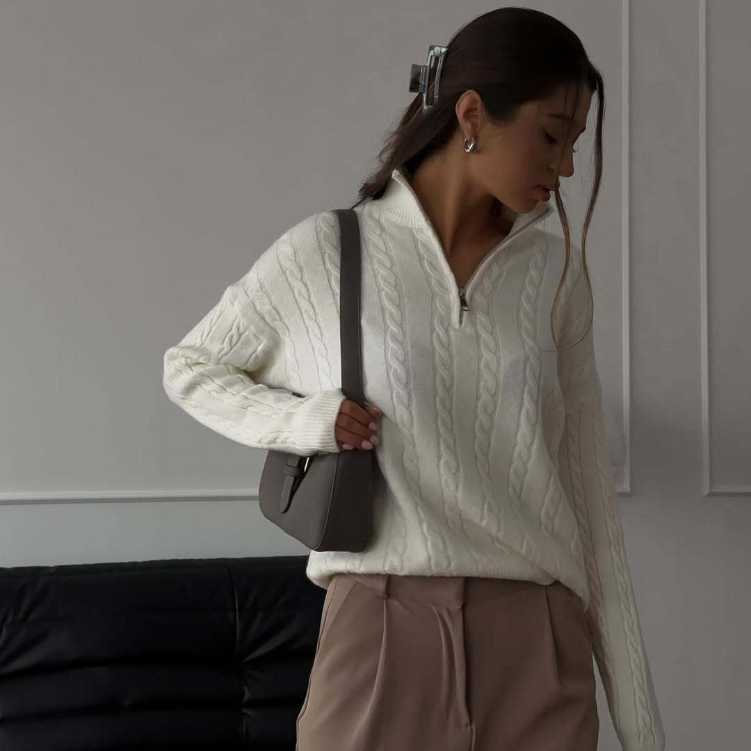 Damen Strickpullover mit modernem Zipper und Rippstrickdetails WW