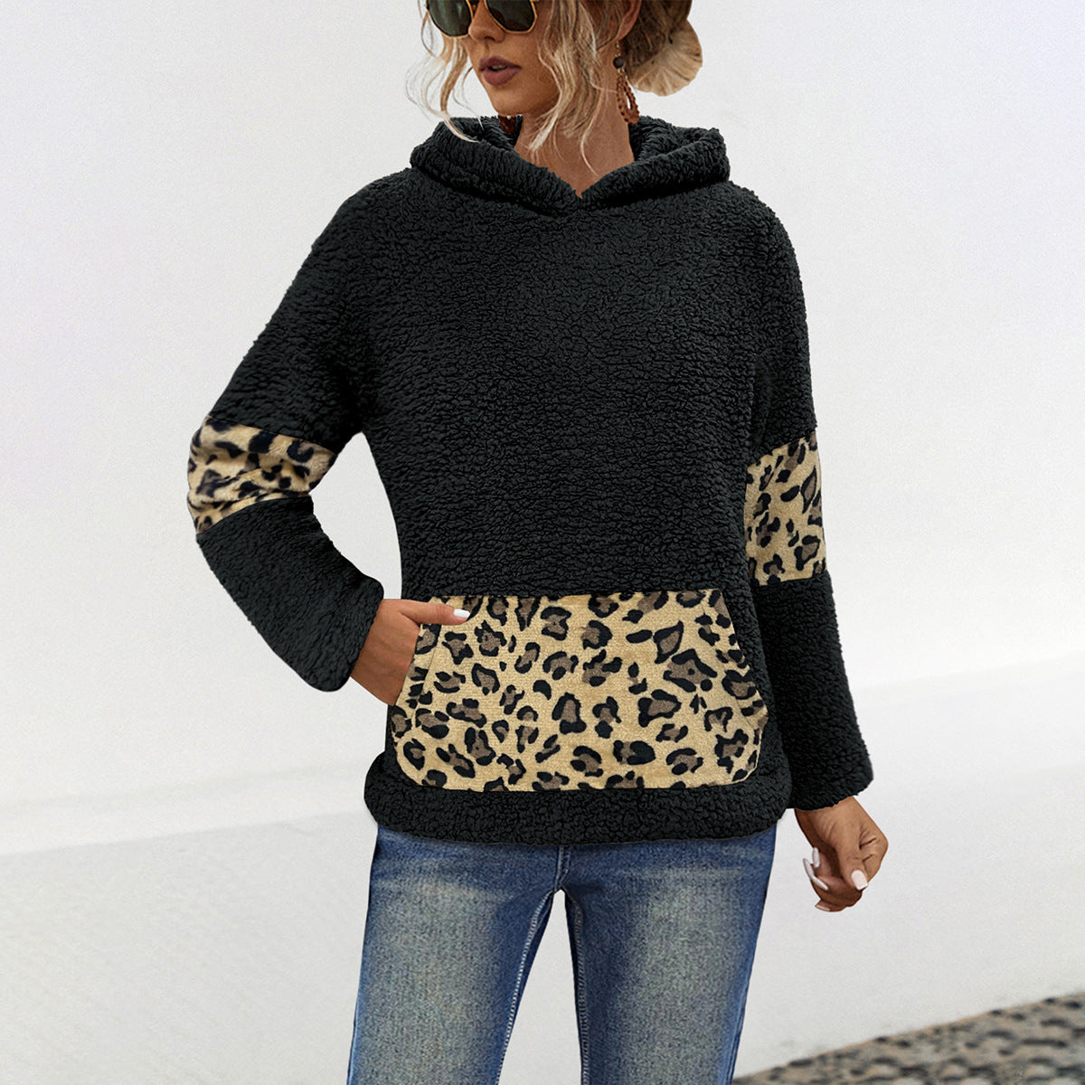 Damen Hoodie mit kuscheligem Fell-Design und Leoparden-Elementen WW