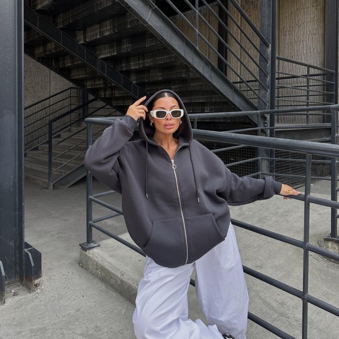 Damen oversized Kapuzenjacke mit durchgehendem Reißverschluss und Taschen WW