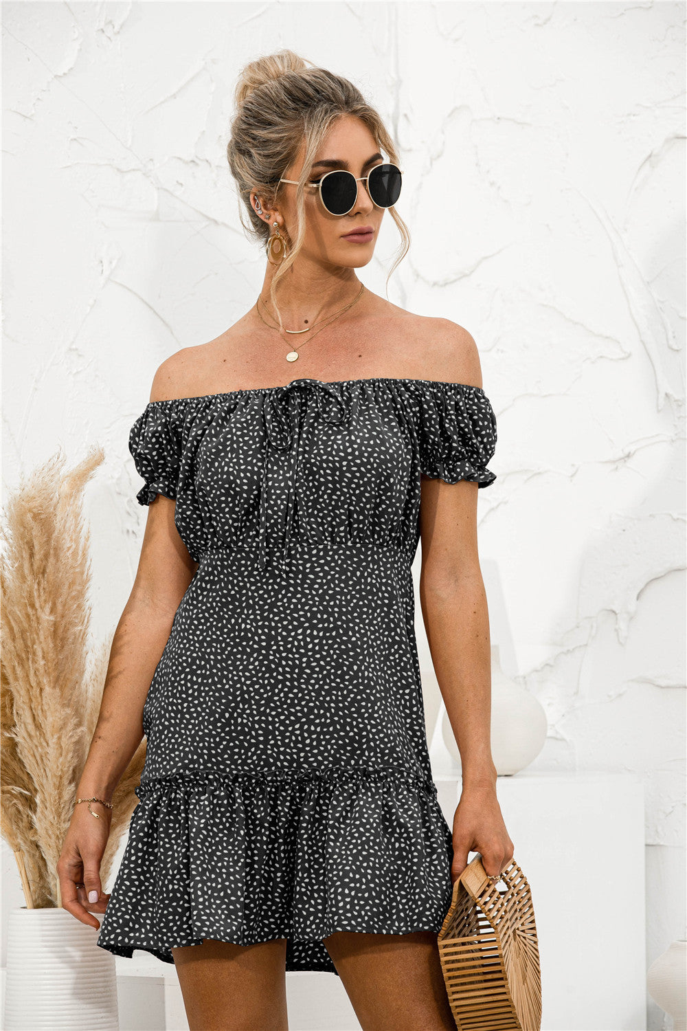 Damen Off-Shoulder Sommerkleid mit Rüschen und Bindeband WW