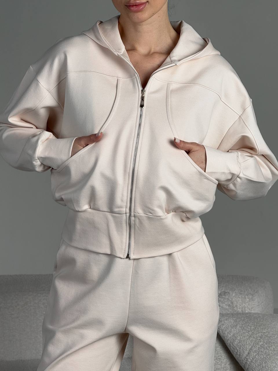 Damen lässige Kapuzenjacke mit hochwertigem Reißverschluss und seitlichen Taschen WW