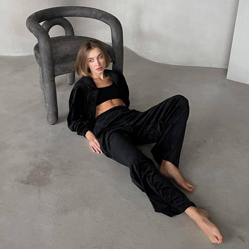 Damen sportliches Velours-Loungewear-Set mit praktischer Kapuze und elastischen Bündchen WW