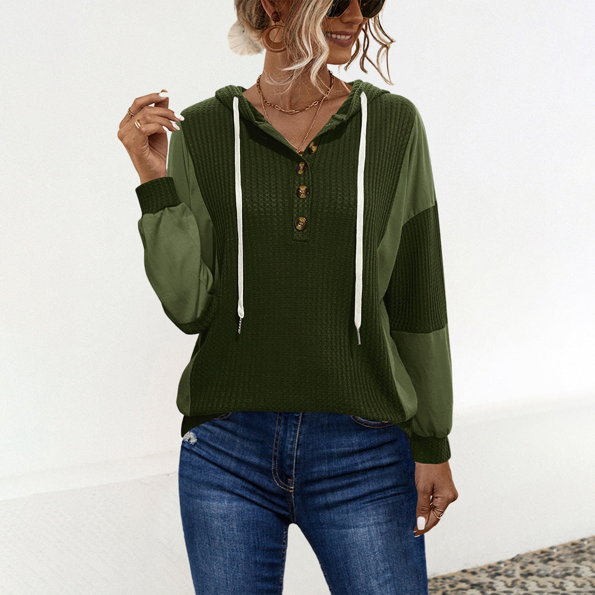 Damen Kapuzensweatshirt mit Knopfdetails und lässiger Passform WW
