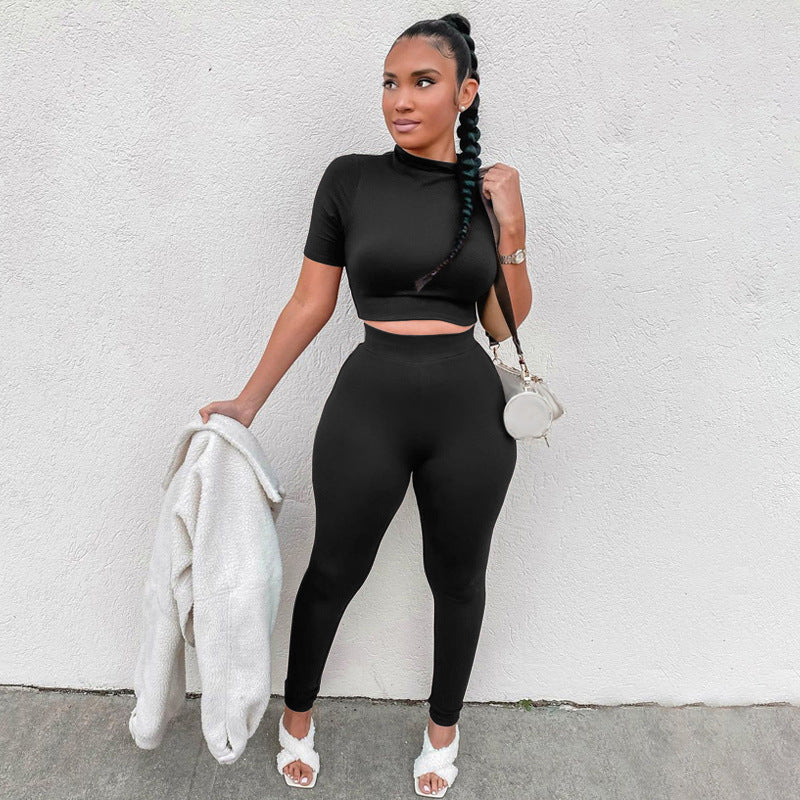 Damen Sportliches Set aus kurzlich-ärmeligem Crop-Top und enganliegenden Leggings WW