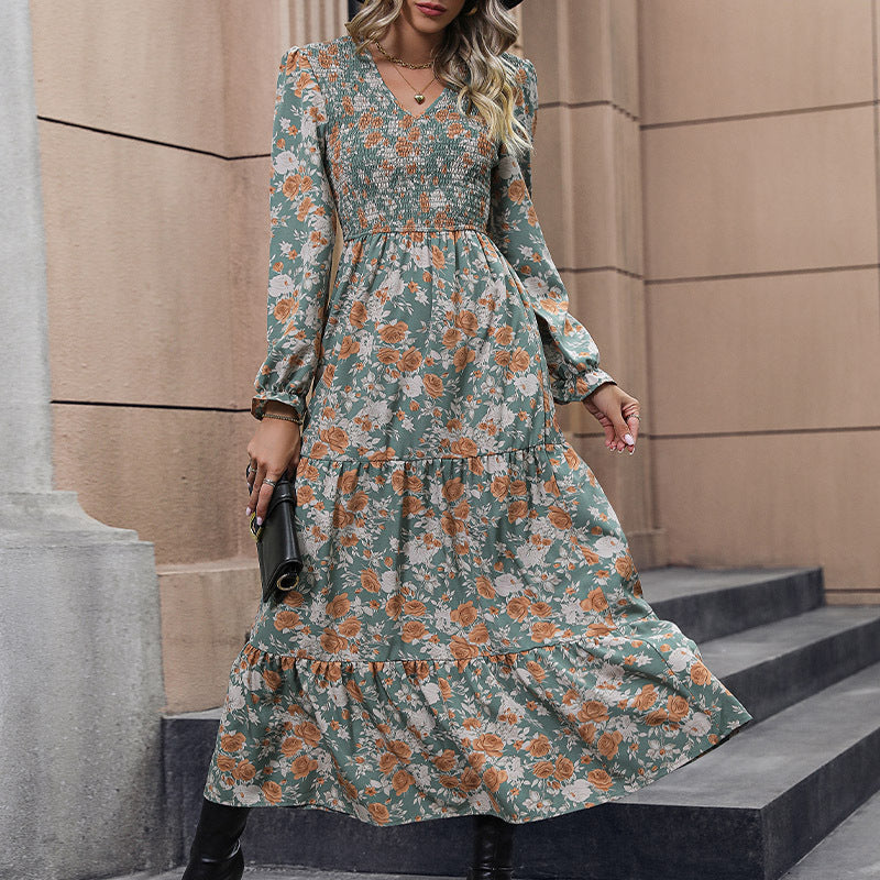 Damen Maxikleid mit floralen Details und schwingendem Saum WW
