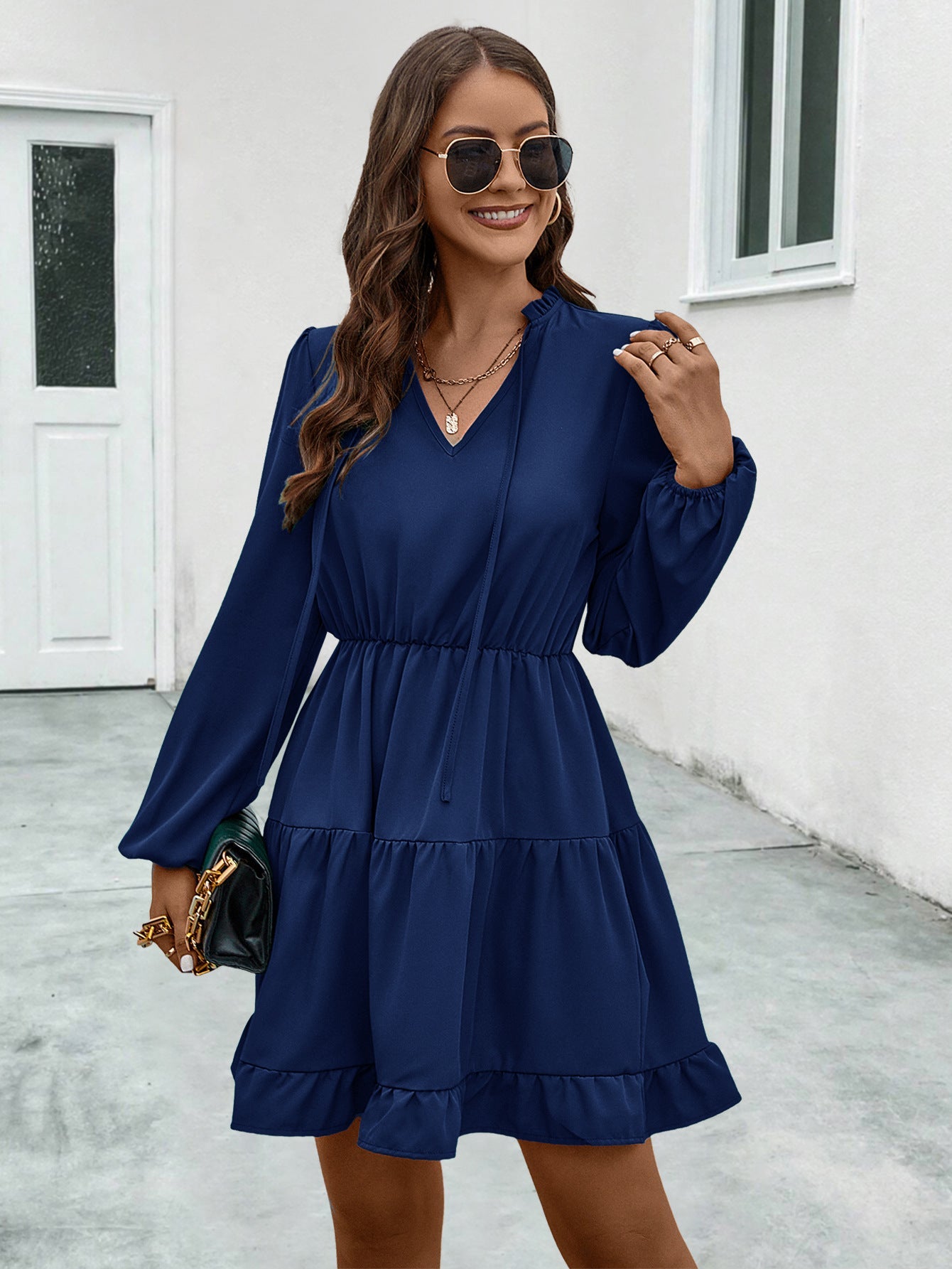 Damen V-Ausschnitt Kleid mit Rüschendetails und elastischem Taillenzug WW
