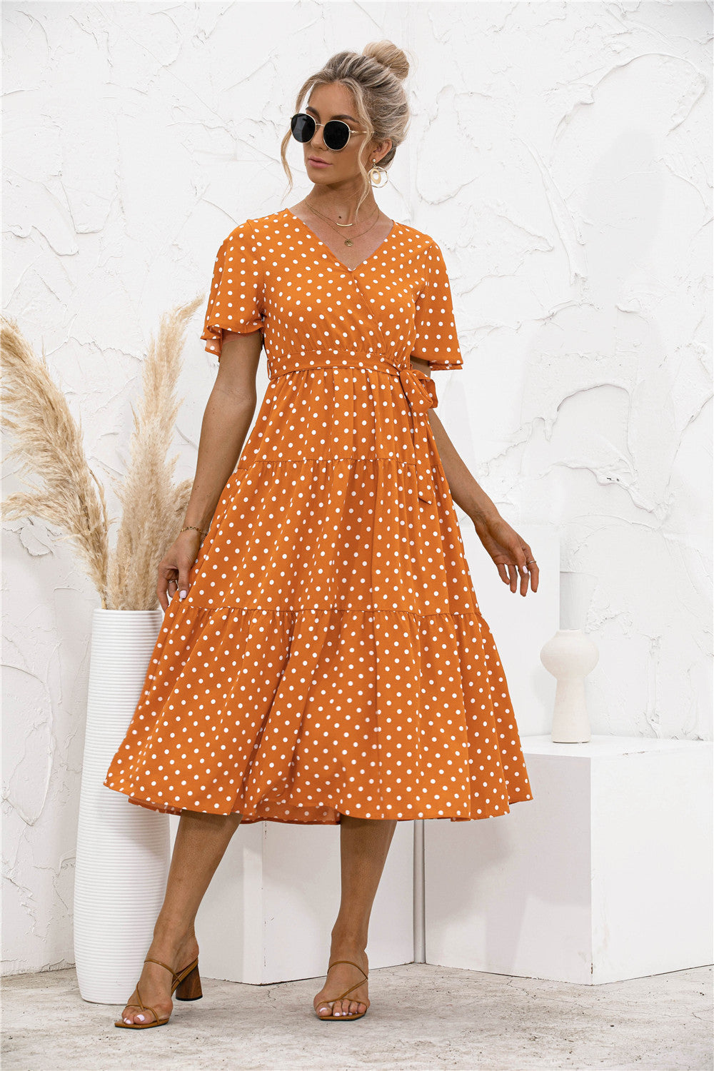Damen Midi-Kleid mit Pünktchen und Taillengürtel WW