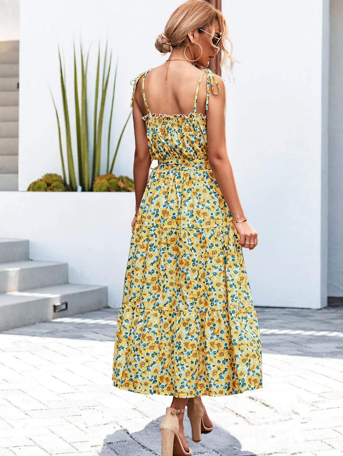 Damen Maxikleid mit verstellbaren Trägern und floralem Design WW