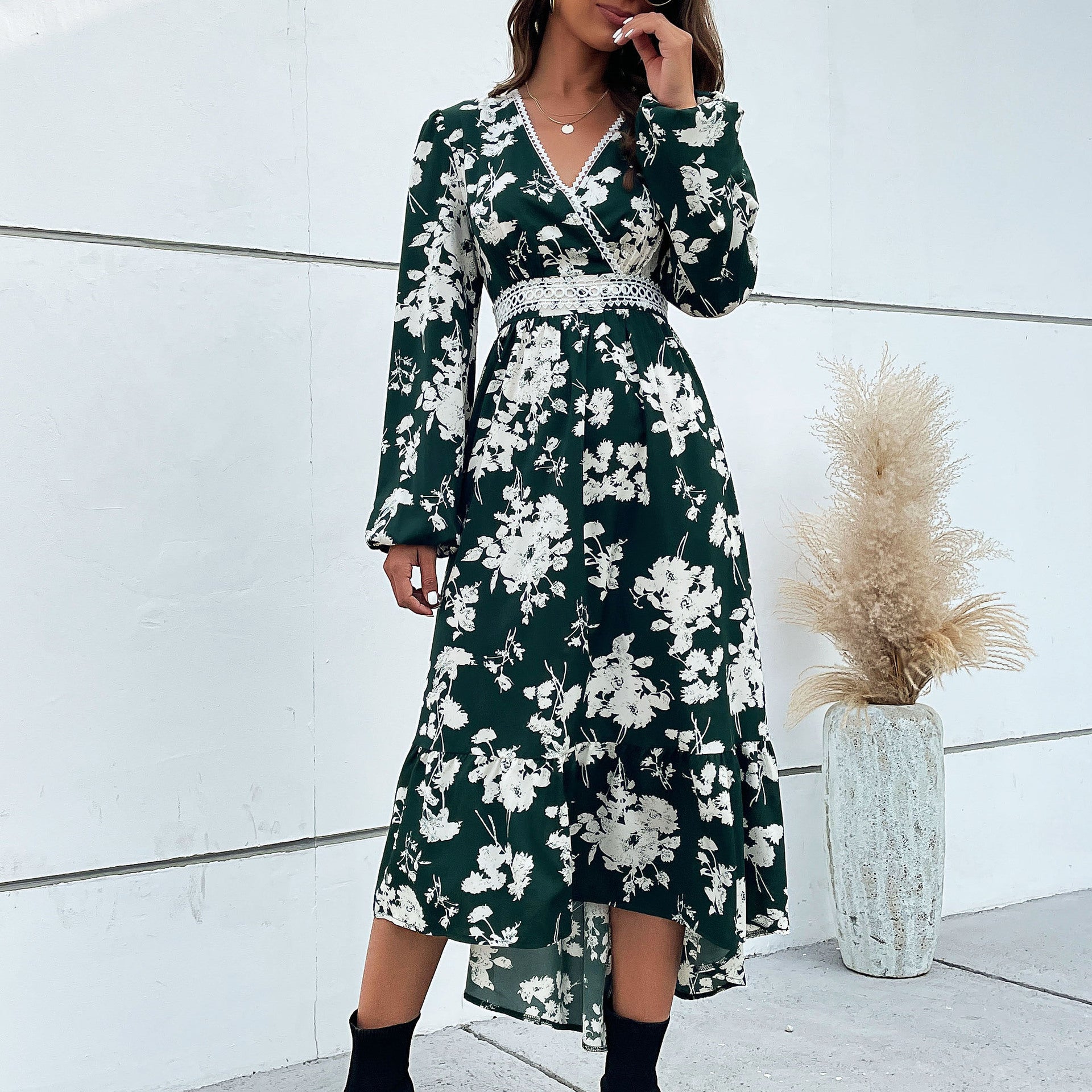 Damen elegantes Maxikleid mit floralem Design und schwingendem Saum WW