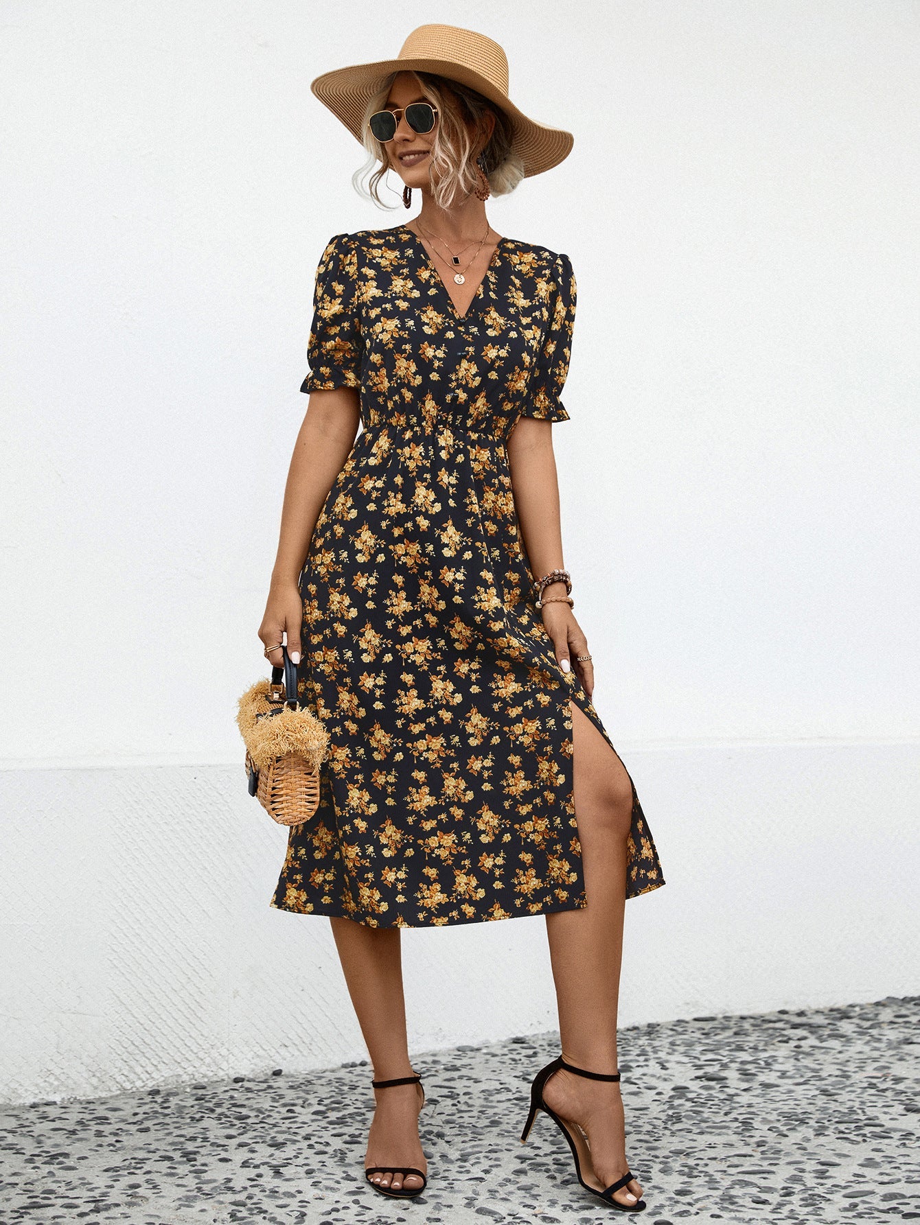 Damen Maxikleid mit verspieltem floralem Design und praktischen Bindebändern WW