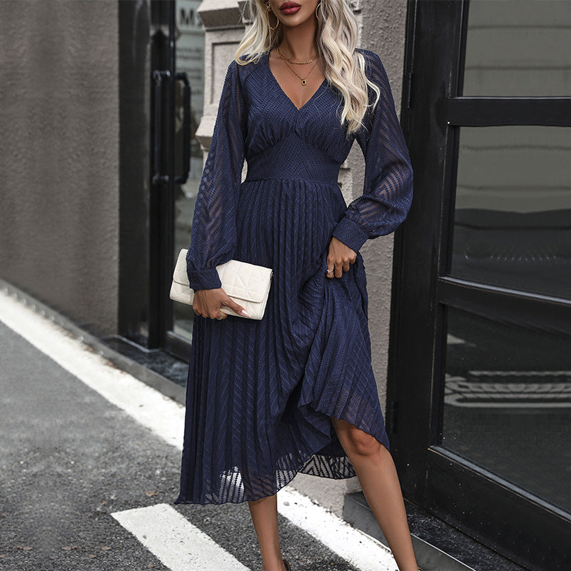 Damen Maxikleid mit fließendem Rock und eleganten Rüschendetails WW