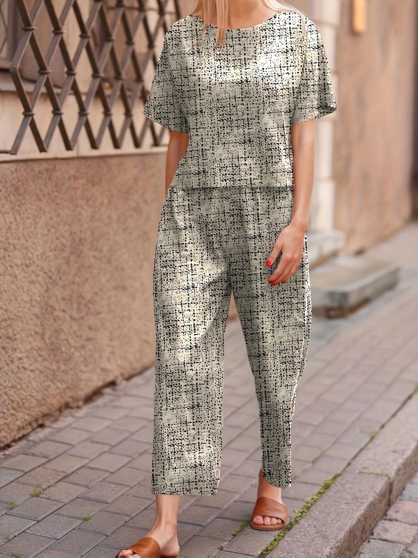 Frauen Stilvolles Lässiges Zweiteiliges Outfit WW