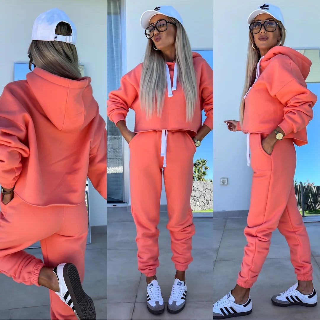 Damen modernes Hoodie-Jogginganzug-Set mit elastischem Bund und Kontrastdetails WW
