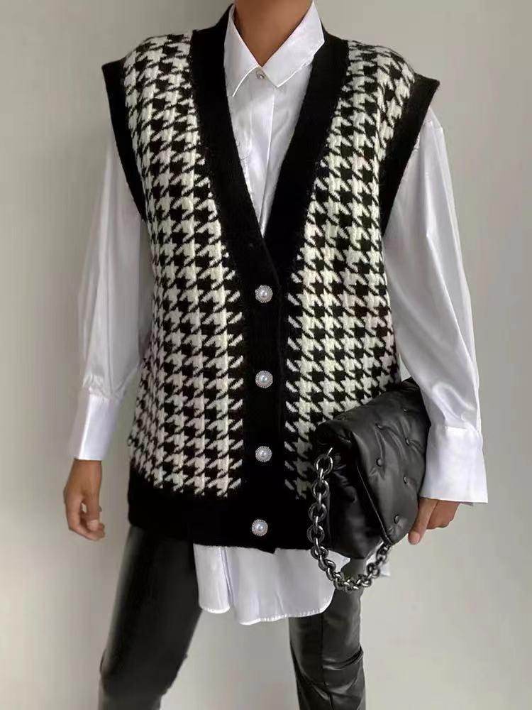 Damen Ärmellose Strickweste mit klassischem Karomuster und dekorativen Knöpfen WW
