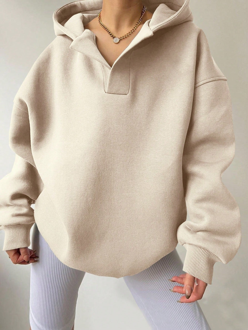 Damen Oversized Kapuzenpullover mit modischem Schnitt und legerem Look WW