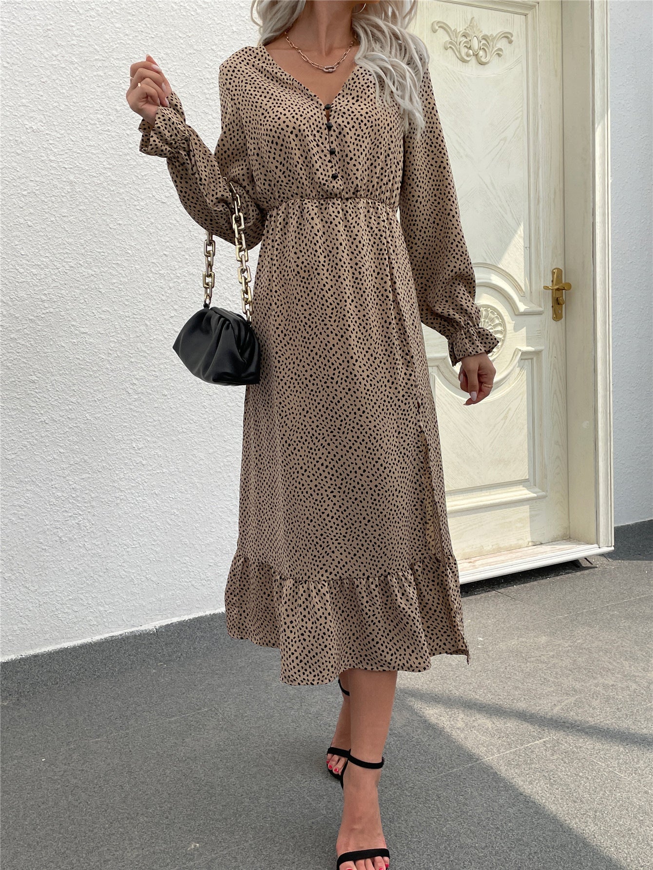 Damen Midi-Kleid mit tiefem V-Ausschnitt und raffiniertem Schlitz WW