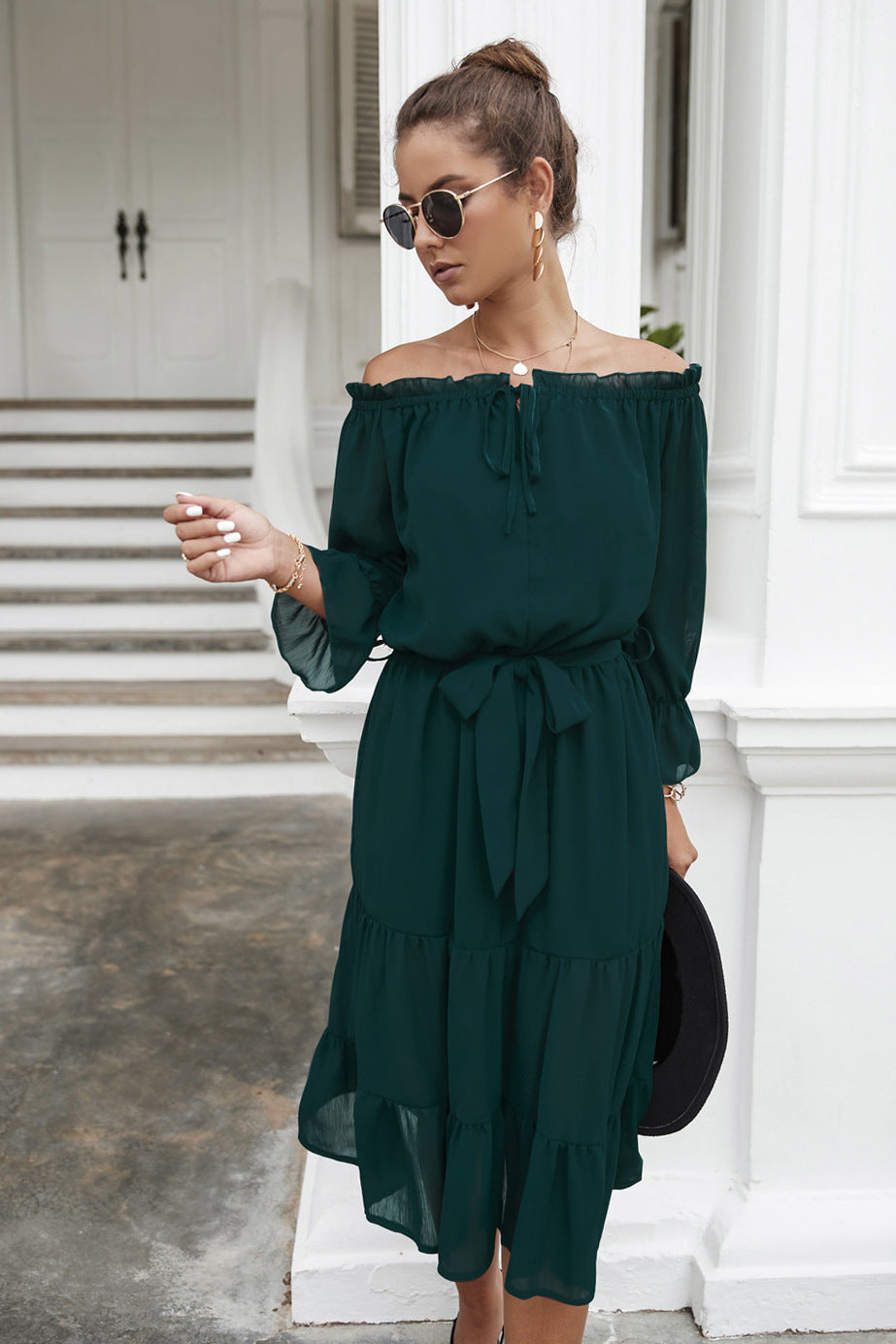 Damen Off-Shoulder Maxikleid mit eleganter Taillierung und voluminösen Rüschendetails WW